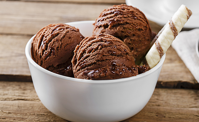 EASY AND TASTY CHOCOLATE ICE CREAM AASANI SE GHAR PAR BAMAYE
